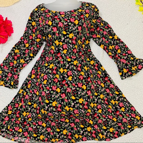 Old navy floral multi color dress large w/sleeves - Picture 2 of 8